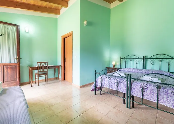 Agroturismo La Grotta Del Tesoro *